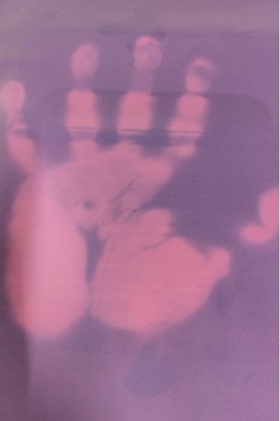 DG-CW Thermochromic Reflective Fabric - A multi-color, temperature-sensitive reflective fabric.  This special color-changing fabric is made of polyester and changes from purple to pink at a temperature of 28°C.  Width: 1.40m; Thickness: 0.15mm; Weight: 28 side view